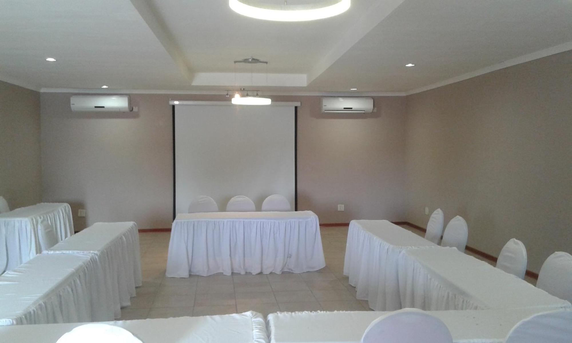 Larissa Hotel Maun Ngoại thất bức ảnh