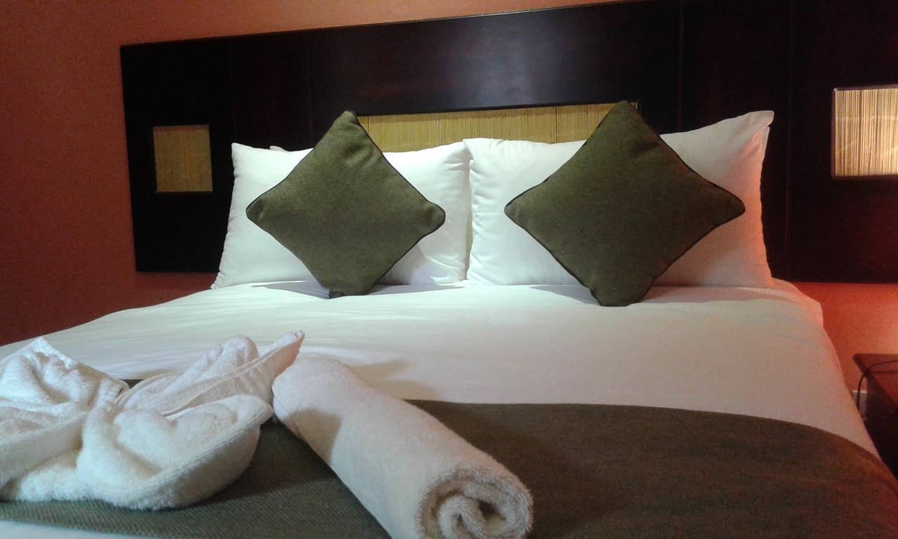 Larissa Hotel Maun Ngoại thất bức ảnh