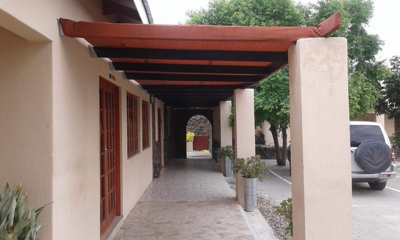 Larissa Hotel Maun Ngoại thất bức ảnh